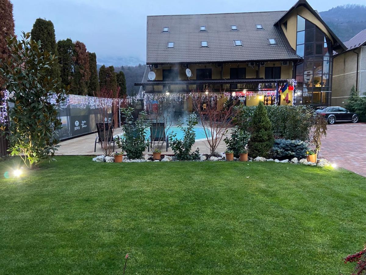 Pensiunea Alfrid Călimăneşti Extérieur photo