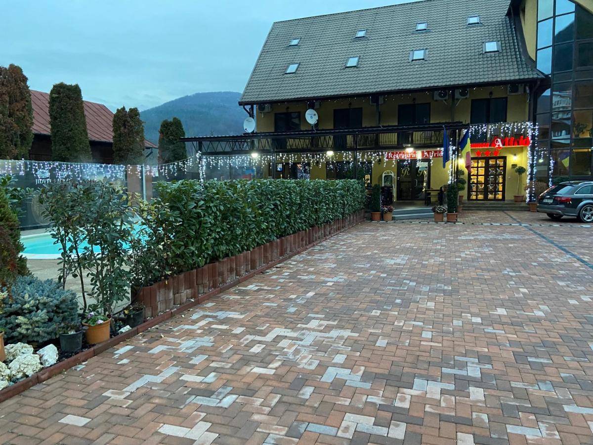 Pensiunea Alfrid Călimăneşti Extérieur photo